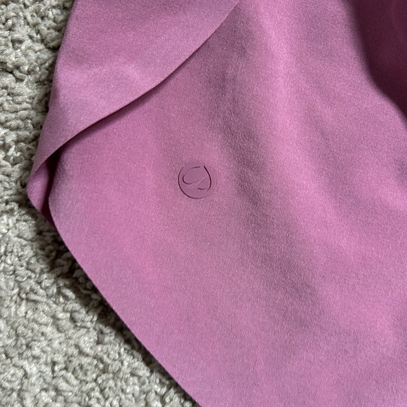 CRZ yoga dolphin shorts 4” - Picture 3 of 4